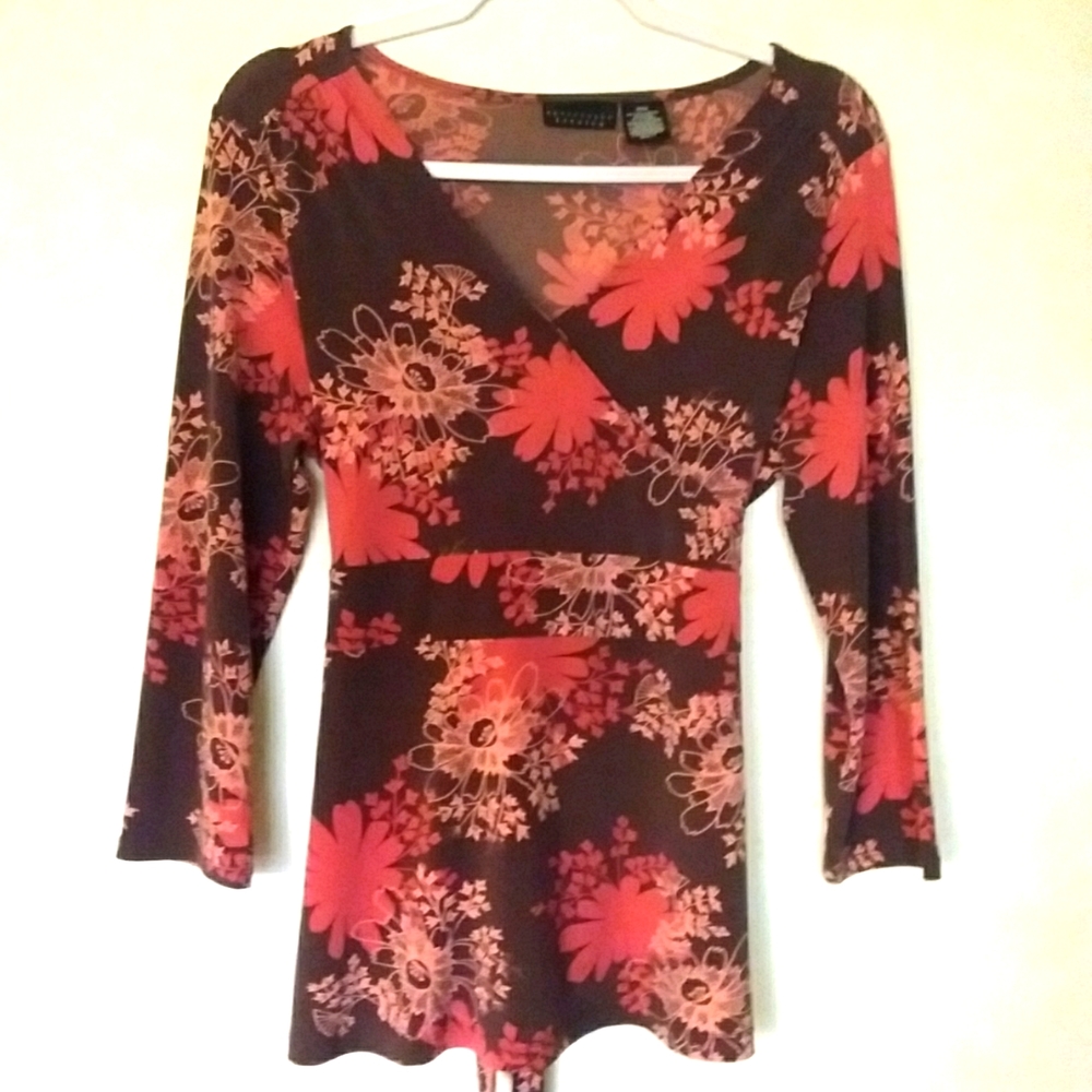 APOSTROPHE STRETCH top in size medium.